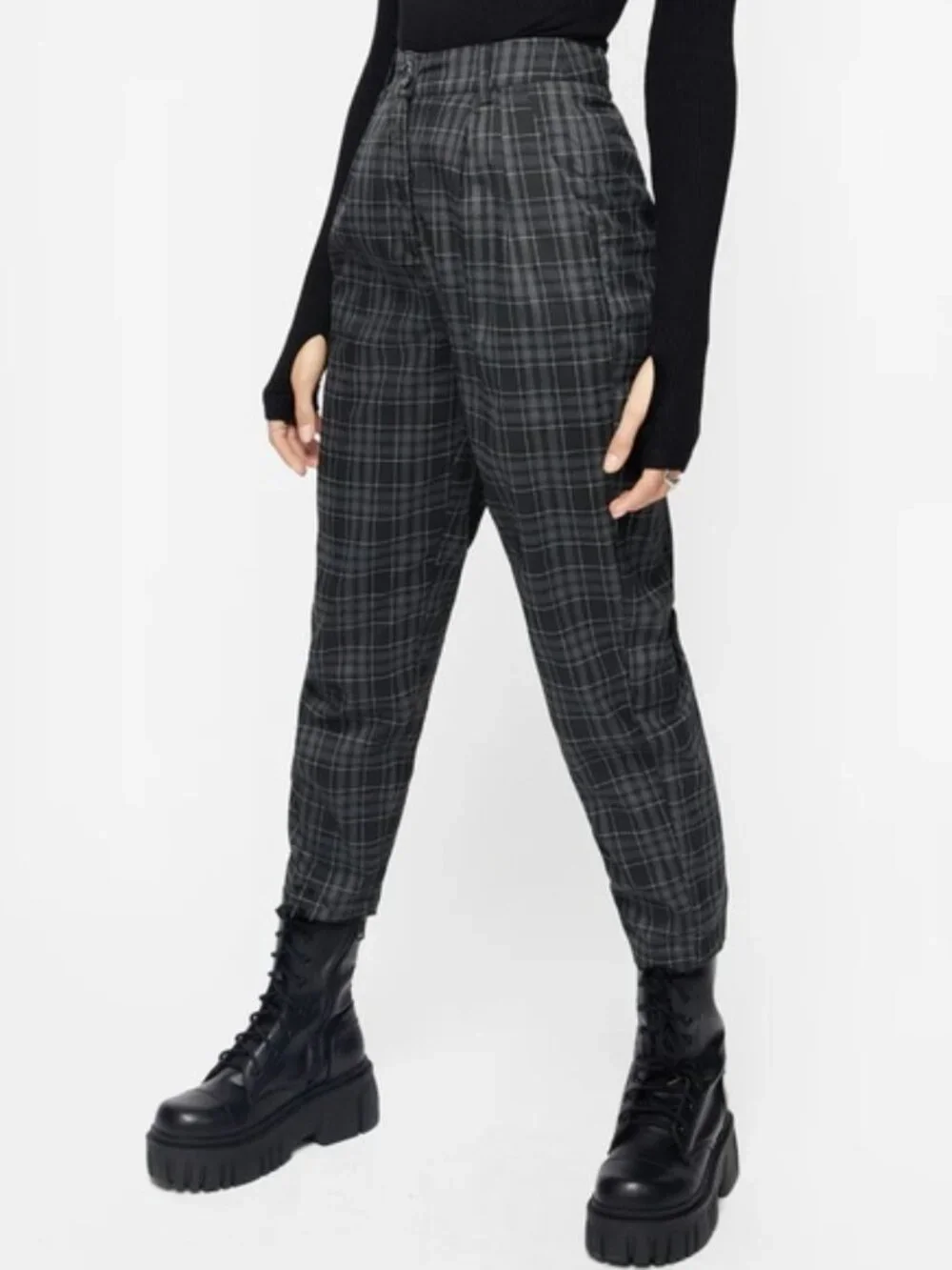 Disturbia Lilin Black and Gray Tapered Plaid Trousers size 8 - Picture 1 of 5